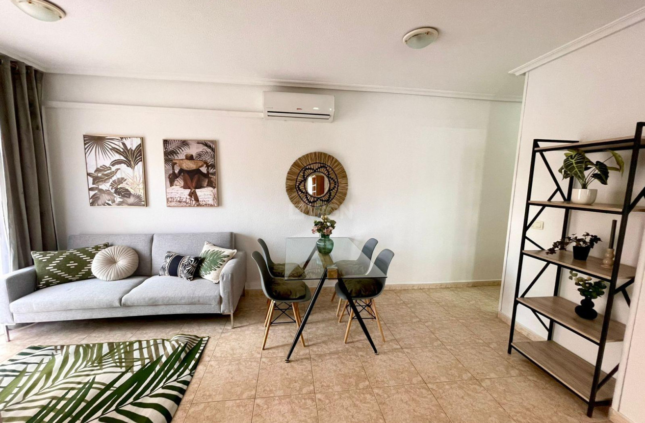 Odsprzedaż - Mieszkanie w bloku - Torrevieja - Centro