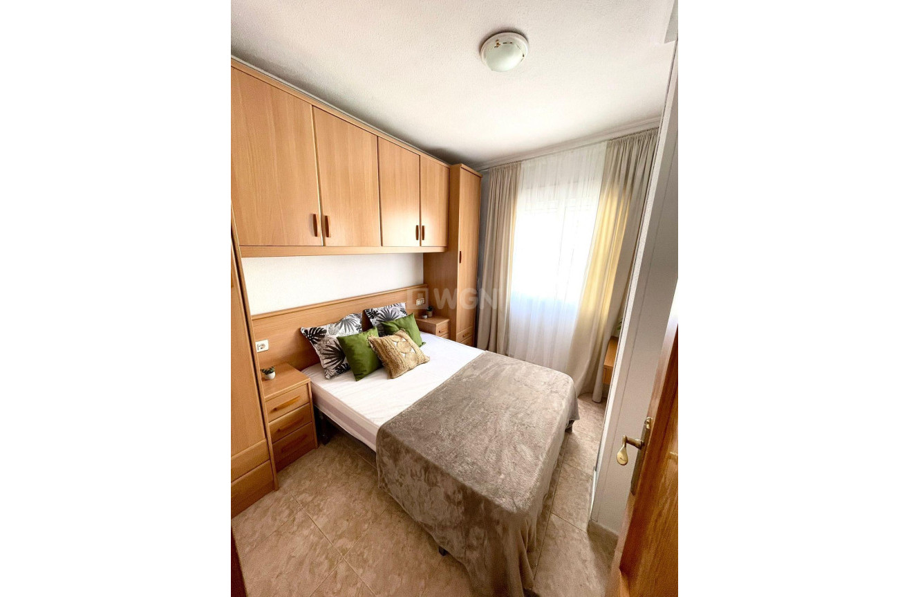 Odsprzedaż - Mieszkanie w bloku - Torrevieja - Centro