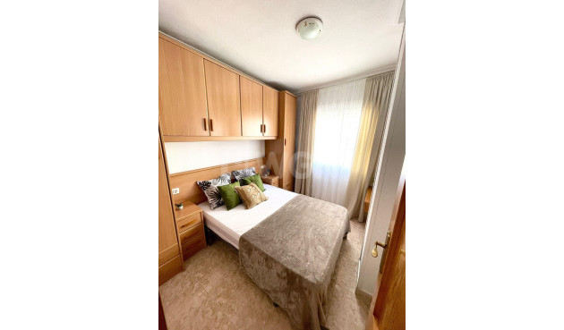 Odsprzedaż - Mieszkanie w bloku - Torrevieja - Centro