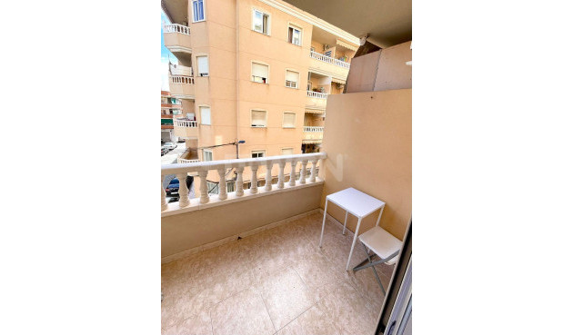 Odsprzedaż - Mieszkanie w bloku - Torrevieja - Centro