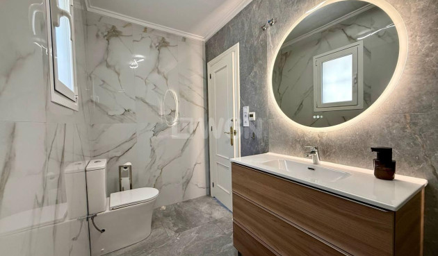 Odsprzedaż - Villa - Orihuela Costa - Playa Flamenca