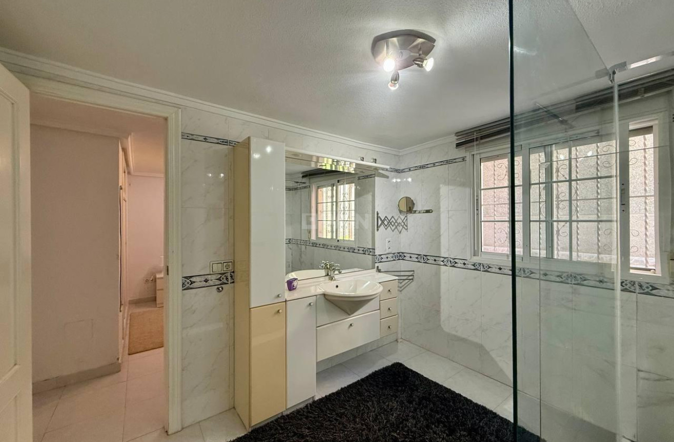 Odsprzedaż - Villa - Orihuela Costa - Playa Flamenca