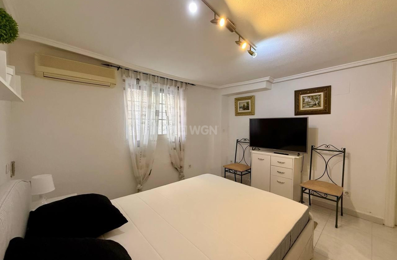 Odsprzedaż - Villa - Orihuela Costa - Playa Flamenca