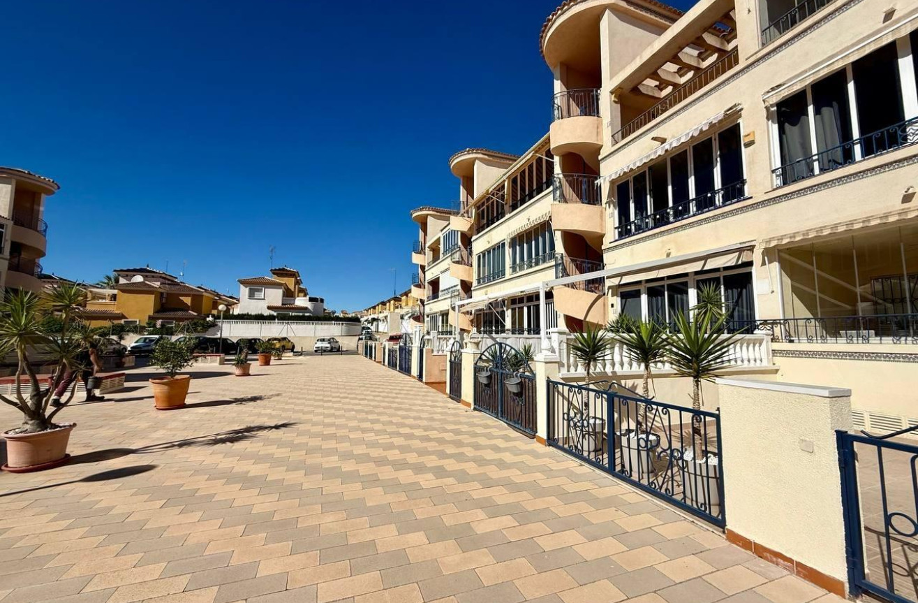 Resale - Apartment / flat - Orihuela - Los Balcones Y Los Altos