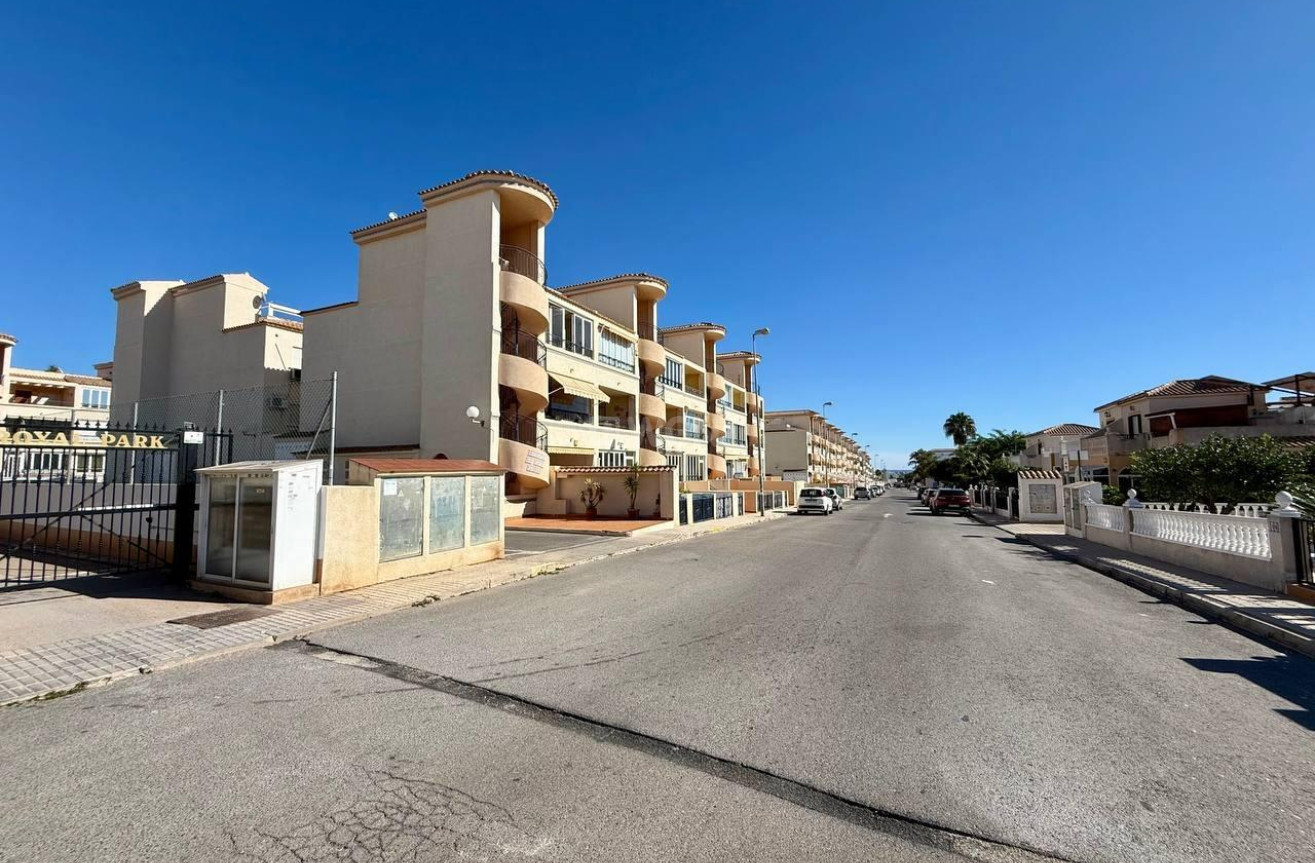 Resale - Apartment / flat - Orihuela - Los Balcones Y Los Altos