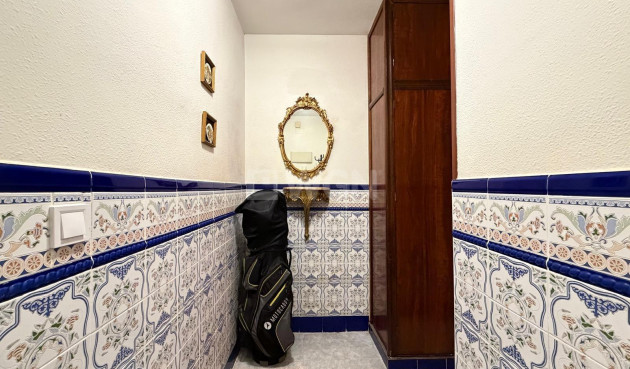 Odsprzedaż - Mieszkanie w bloku - Torrevieja - Playa del Cura