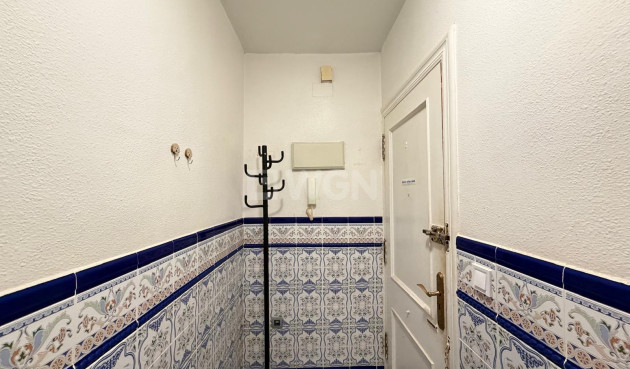 Odsprzedaż - Mieszkanie w bloku - Torrevieja - Playa del Cura