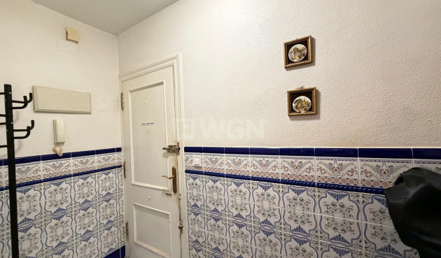 Odsprzedaż - Mieszkanie w bloku - Torrevieja - Playa del Cura