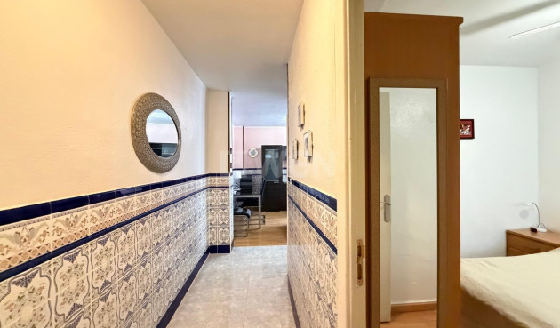 Odsprzedaż - Mieszkanie w bloku - Torrevieja - Playa del Cura
