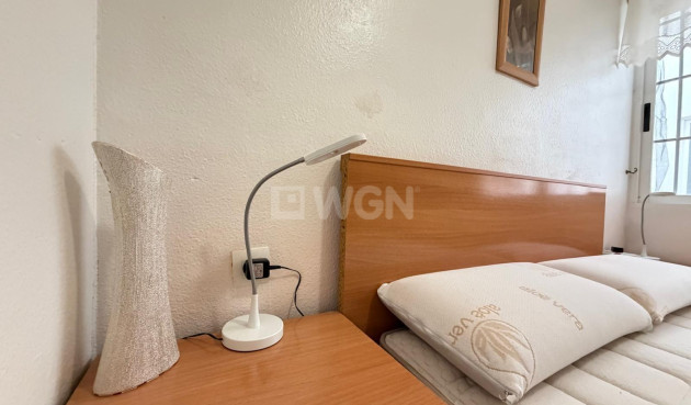 Odsprzedaż - Mieszkanie w bloku - Torrevieja - Playa del Cura