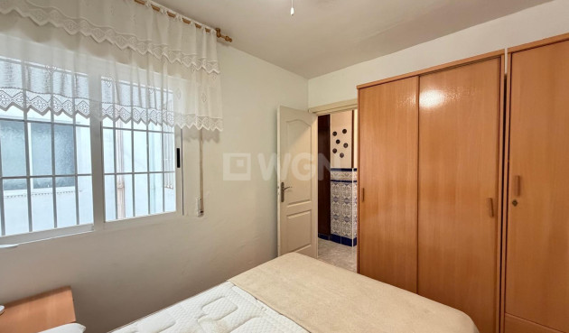 Odsprzedaż - Mieszkanie w bloku - Torrevieja - Playa del Cura