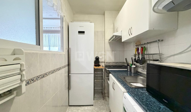 Odsprzedaż - Mieszkanie w bloku - Torrevieja - Playa del Cura