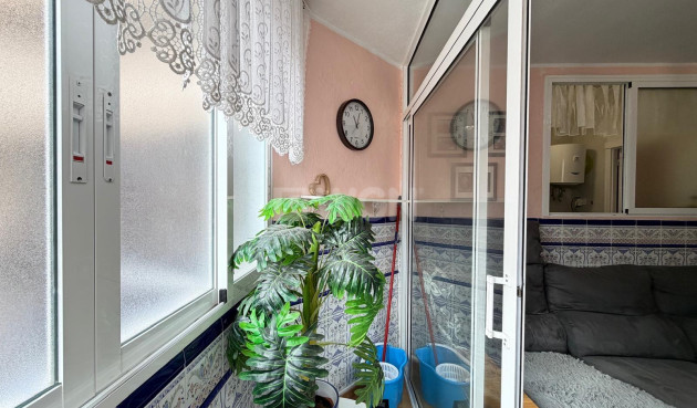 Odsprzedaż - Mieszkanie w bloku - Torrevieja - Playa del Cura