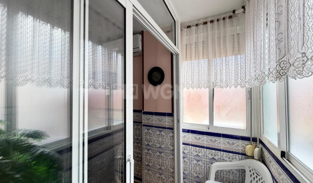 Odsprzedaż - Mieszkanie w bloku - Torrevieja - Playa del Cura