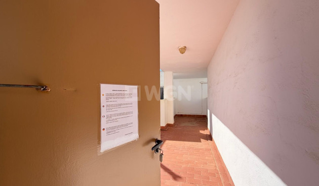 Odsprzedaż - Mieszkanie w bloku - Torrevieja - Playa del Cura