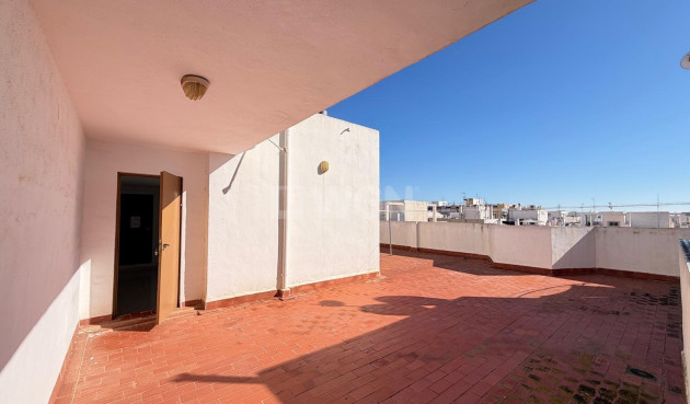 Odsprzedaż - Mieszkanie w bloku - Torrevieja - Playa del Cura
