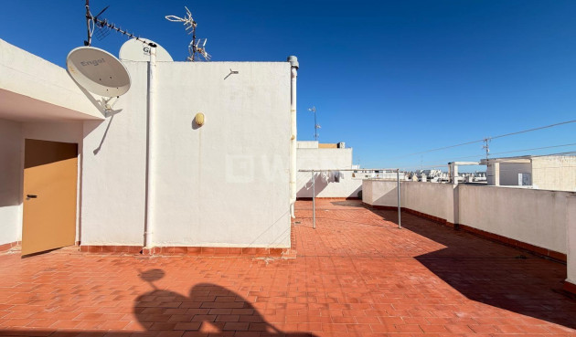 Odsprzedaż - Mieszkanie w bloku - Torrevieja - Playa del Cura