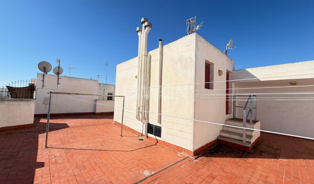 Odsprzedaż - Mieszkanie w bloku - Torrevieja - Playa del Cura