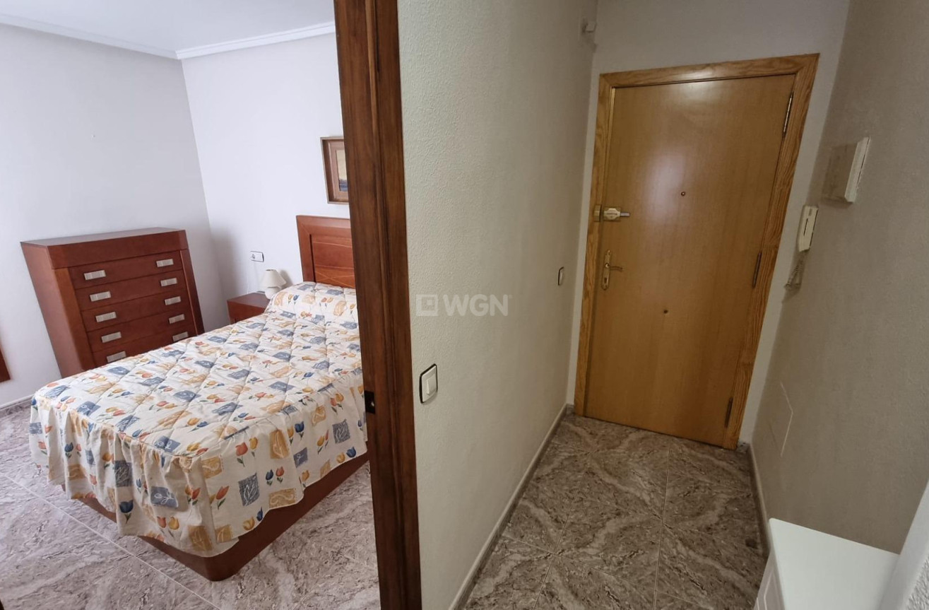 Odsprzedaż - Mieszkanie w bloku - Torrevieja - Acequion