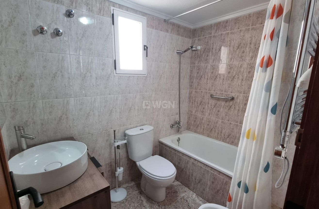 Odsprzedaż - Mieszkanie w bloku - Torrevieja - Acequion