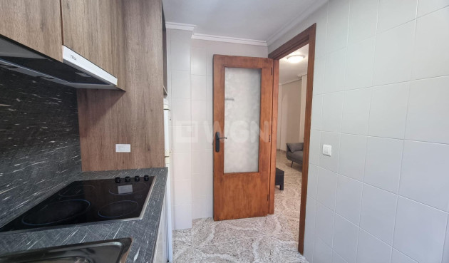Odsprzedaż - Mieszkanie w bloku - Torrevieja - Acequion