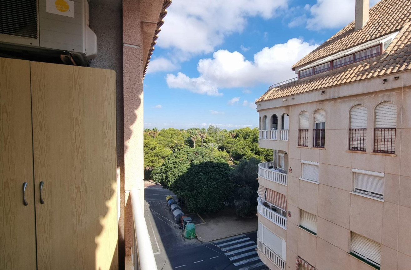 Odsprzedaż - Mieszkanie w bloku - Torrevieja - Acequion
