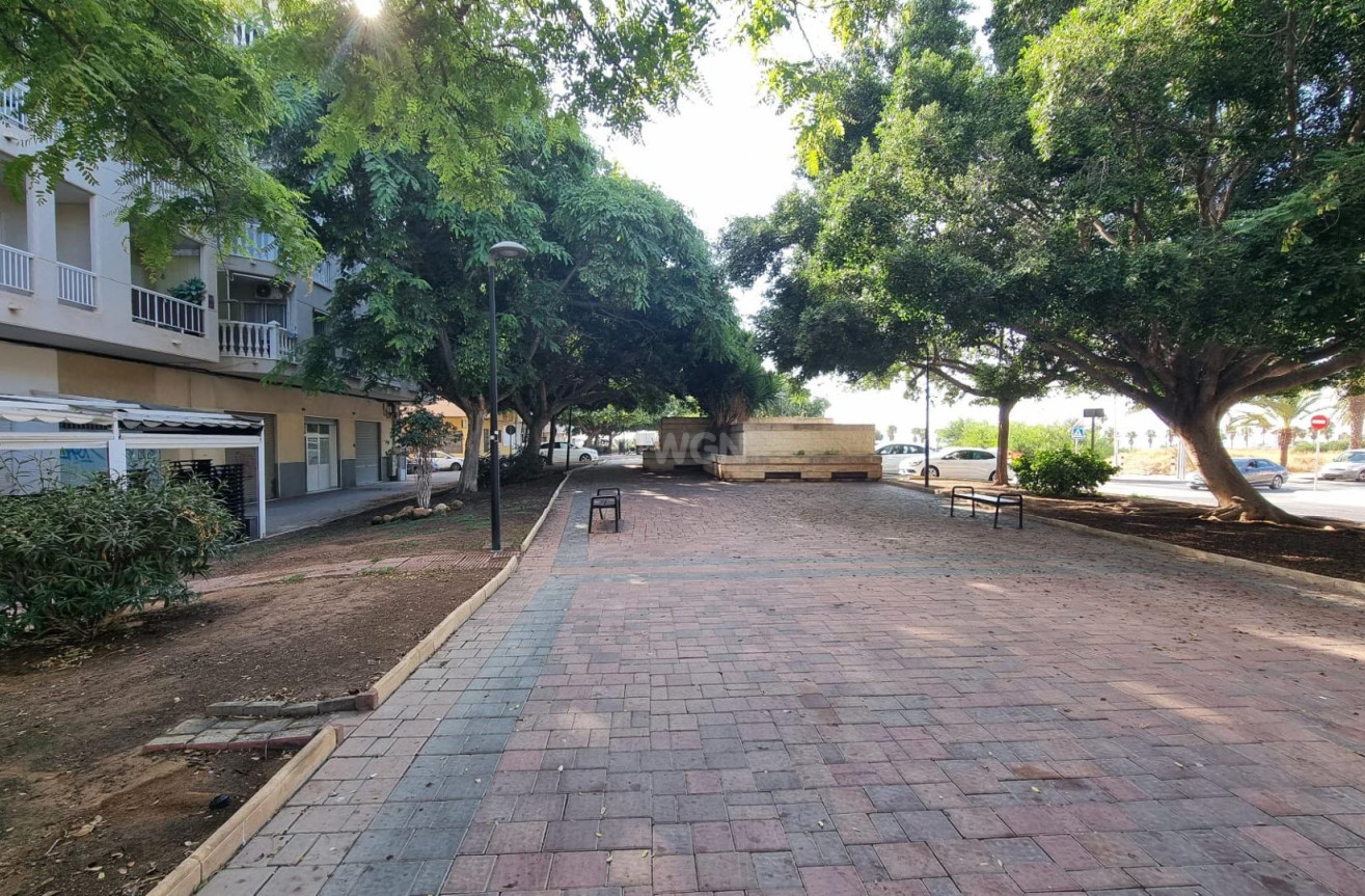 Odsprzedaż - Mieszkanie w bloku - Torrevieja - Acequion