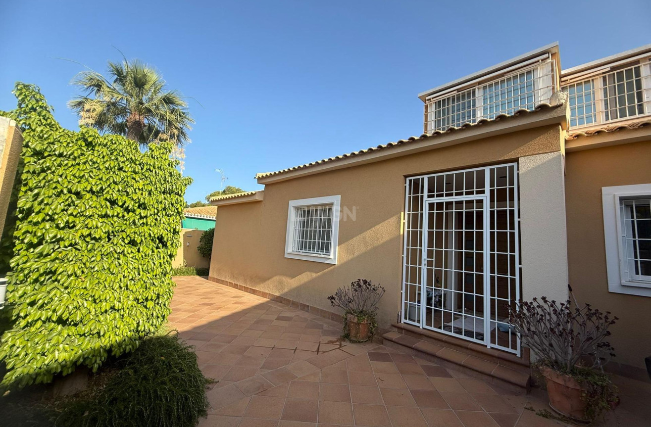 Resale - Townhouse - Orihuela Costa - Altos De Campoamor