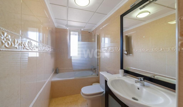 Odsprzedaż - Villa - Torrevieja - Torre La Mata