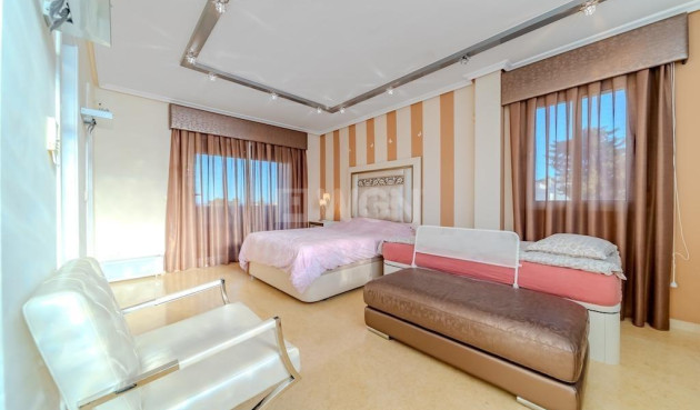 Odsprzedaż - Villa - Torrevieja - Torre La Mata