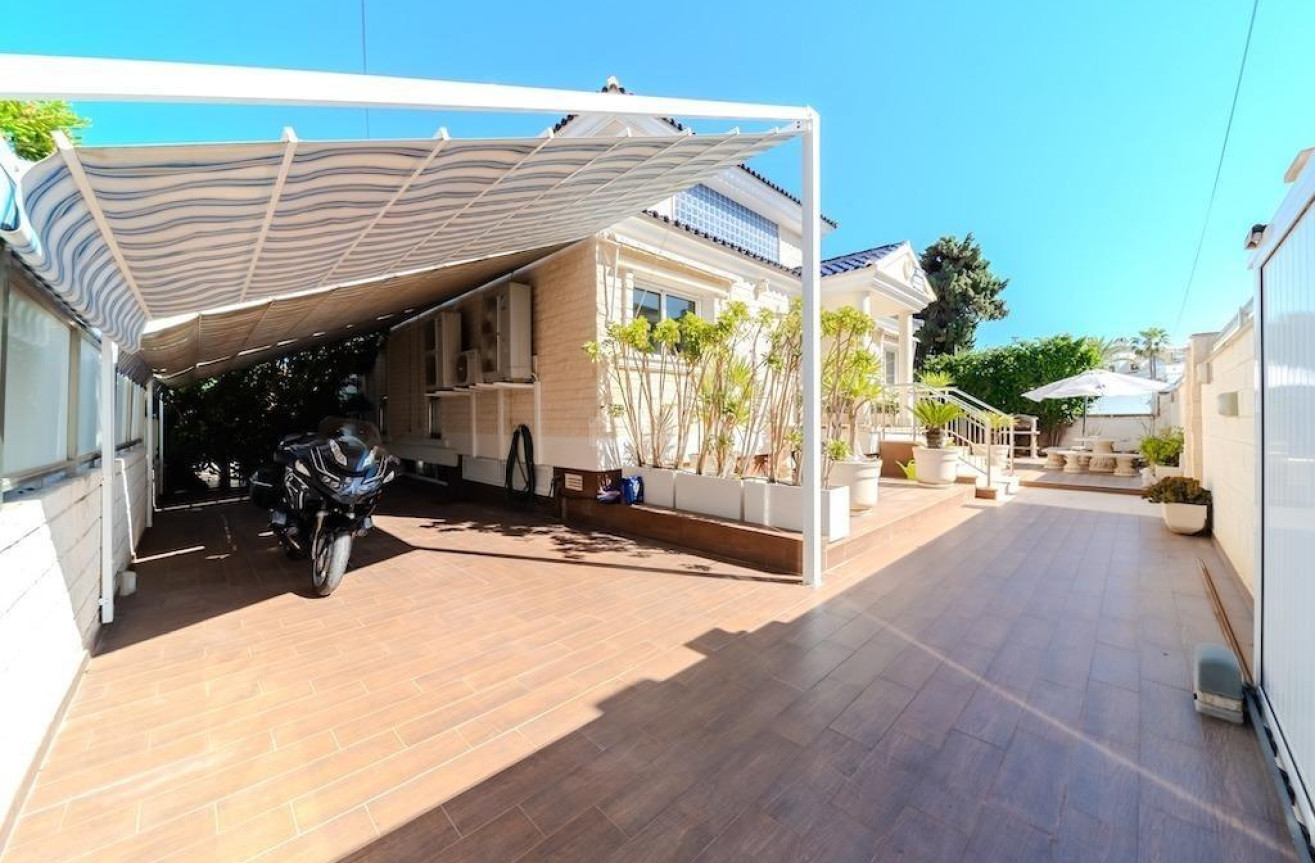 Odsprzedaż - Villa - Torrevieja - Torre La Mata