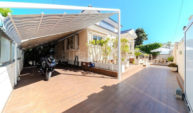 Odsprzedaż - Villa - Torrevieja - Torre La Mata
