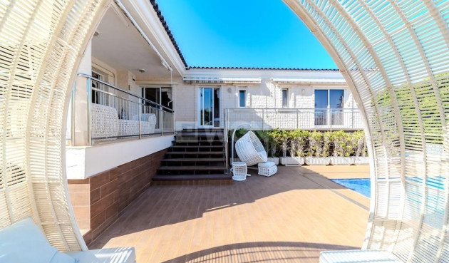 Odsprzedaż - Villa - Torrevieja - Torre La Mata