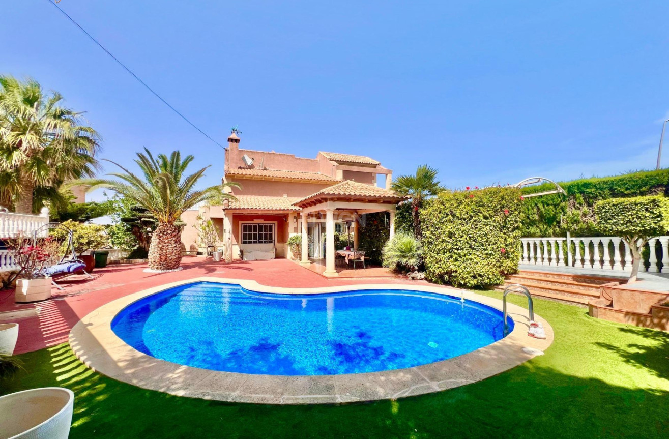 Resale - Villa - Torrevieja - Los Balcones - Los Altos del Edén