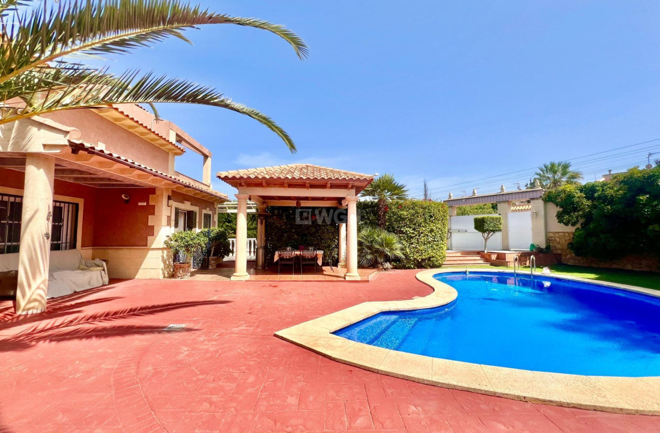 Resale - Villa - Torrevieja - Los Balcones - Los Altos del Edén