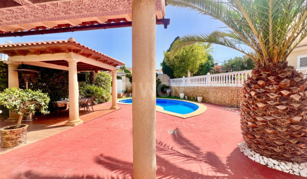 Resale - Villa - Torrevieja - Los Balcones - Los Altos del Edén