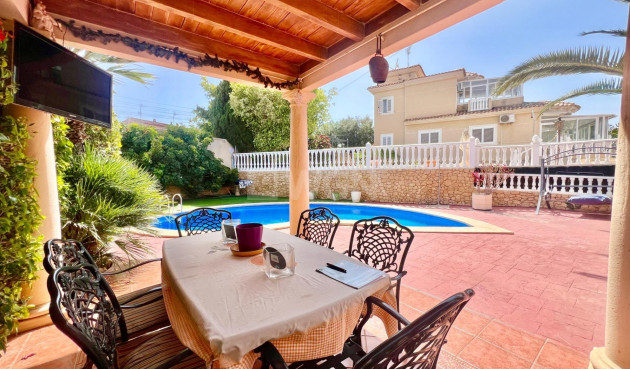 Resale - Villa - Torrevieja - Los Balcones - Los Altos del Edén