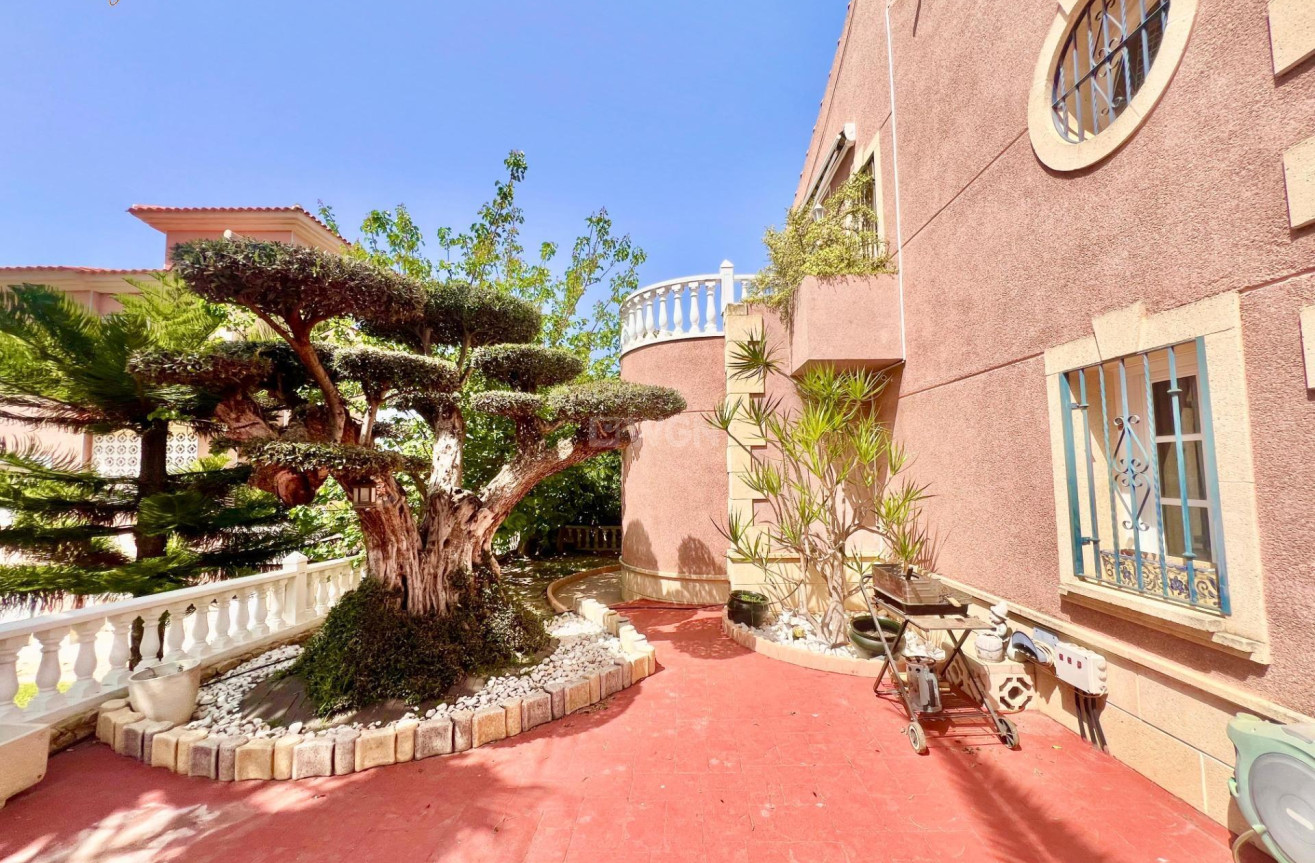 Resale - Villa - Torrevieja - Los Balcones - Los Altos del Edén
