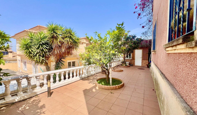 Resale - Villa - Torrevieja - Los Balcones - Los Altos del Edén