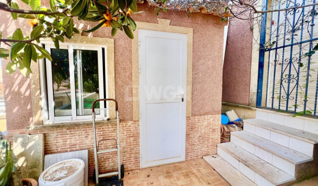 Resale - Villa - Torrevieja - Los Balcones - Los Altos del Edén