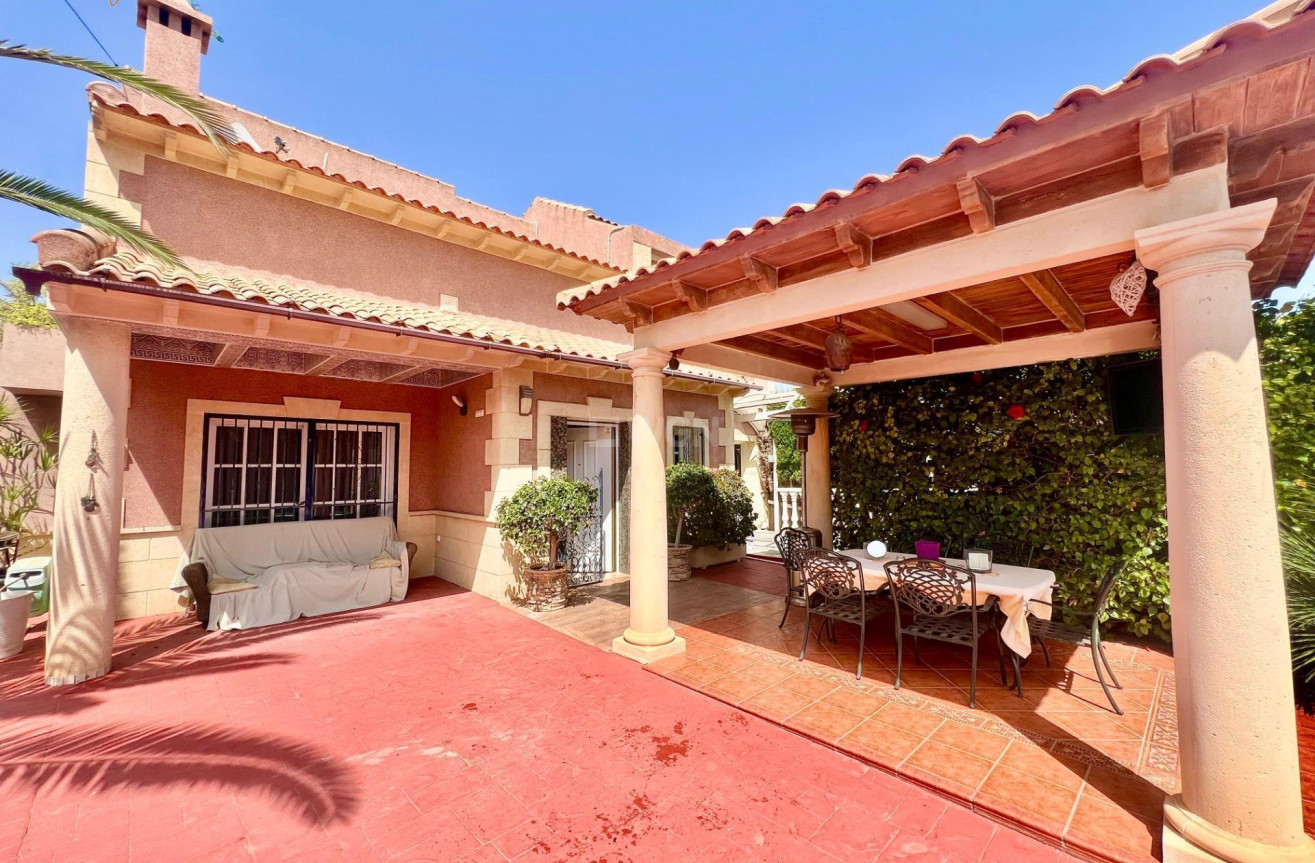 Resale - Villa - Torrevieja - Los Balcones - Los Altos del Edén