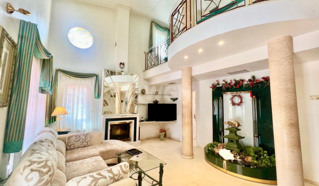 Resale - Villa - Torrevieja - Los Balcones - Los Altos del Edén