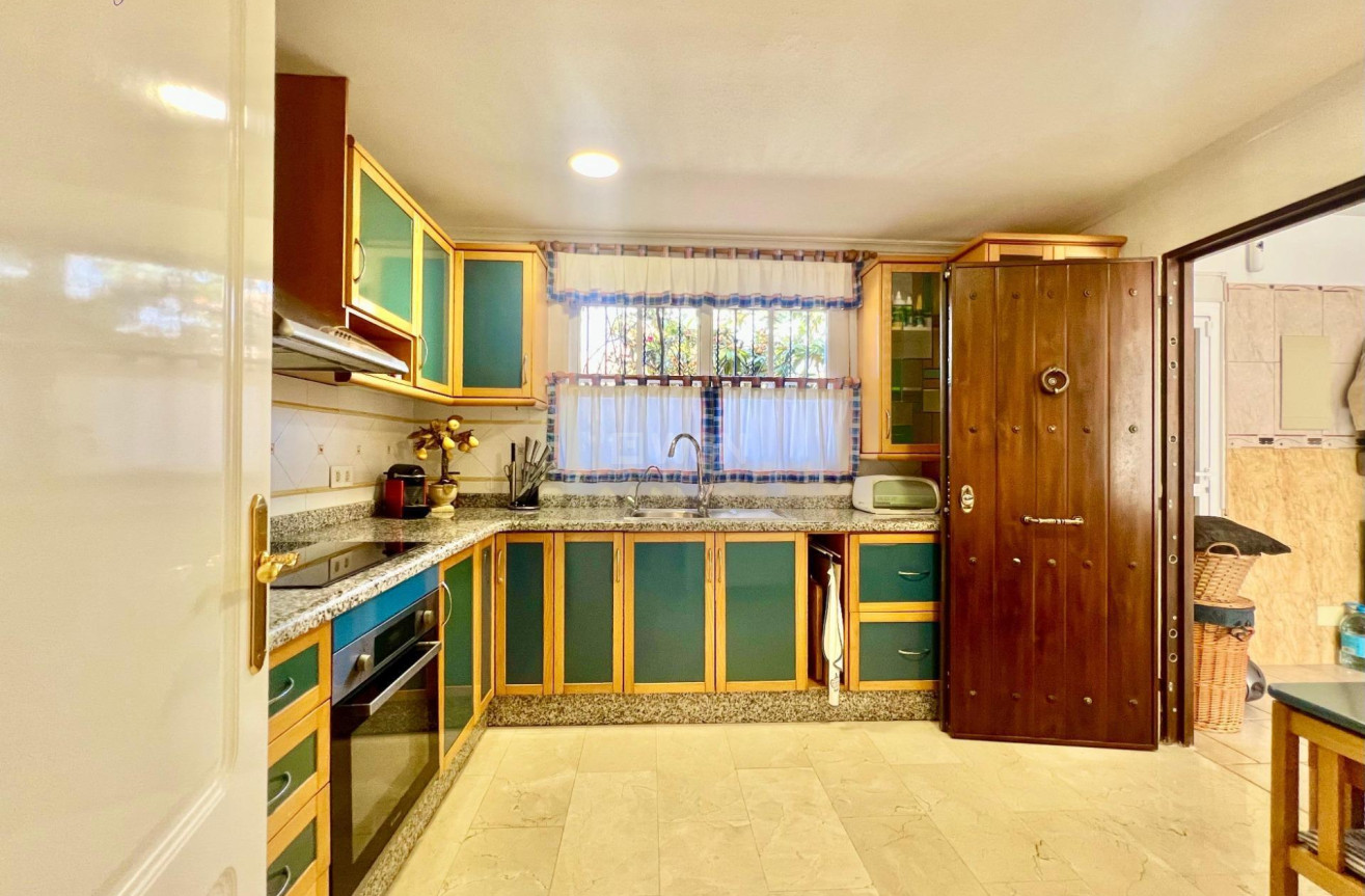 Resale - Villa - Torrevieja - Los Balcones - Los Altos del Edén