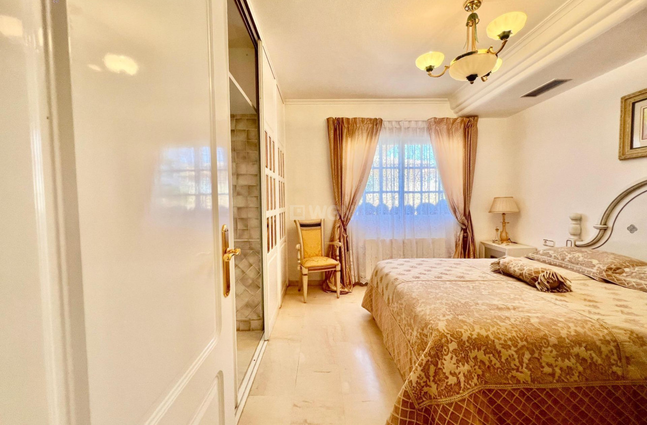 Resale - Villa - Torrevieja - Los Balcones - Los Altos del Edén