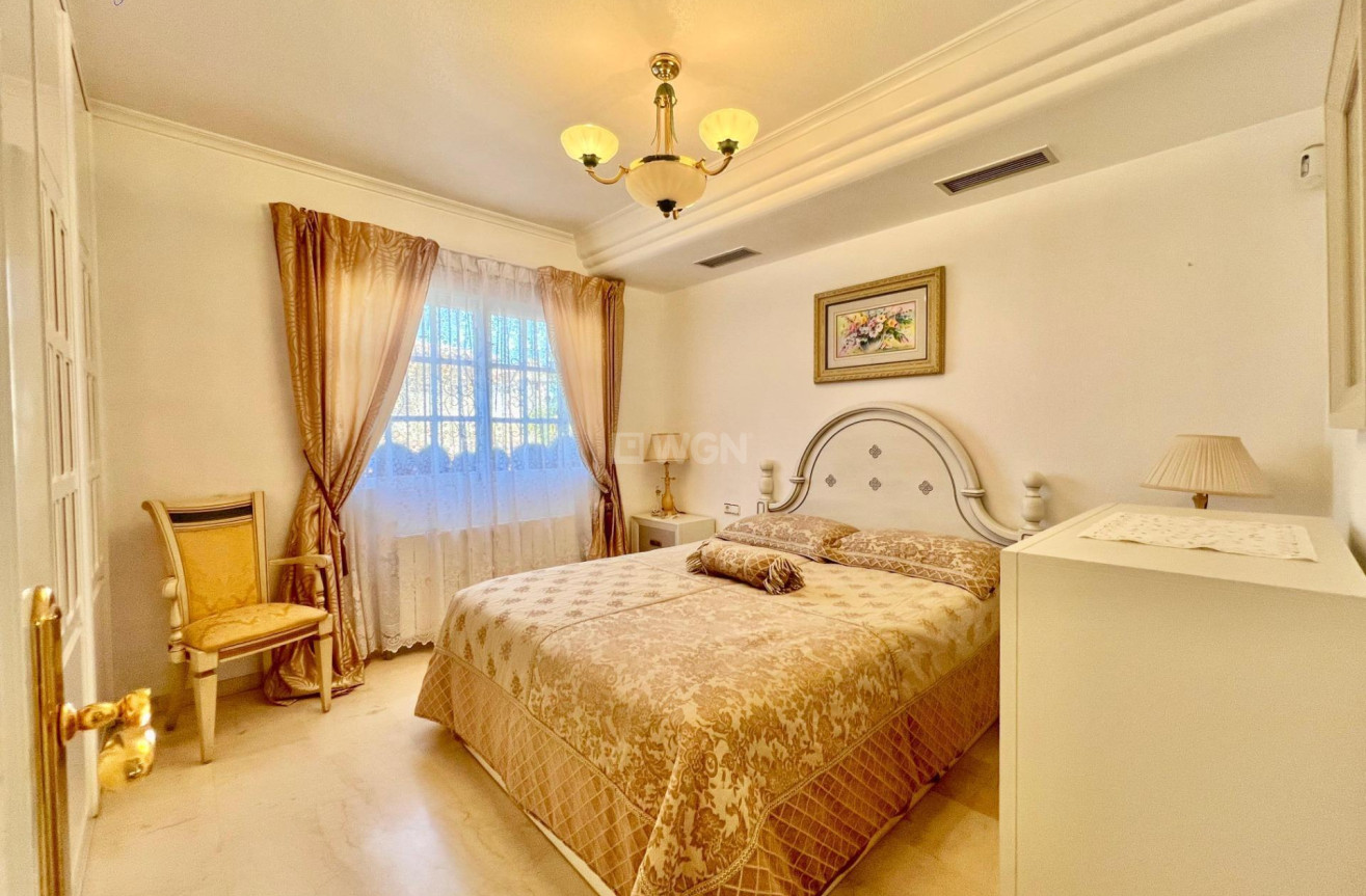 Resale - Villa - Torrevieja - Los Balcones - Los Altos del Edén
