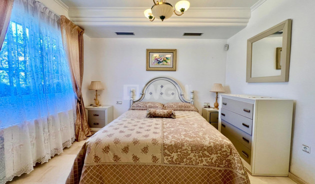 Resale - Villa - Torrevieja - Los Balcones - Los Altos del Edén