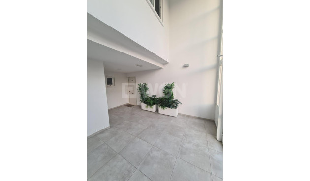 Odsprzedaż - Mieszkanie w bloku - Orihuela Costa - Campoamor