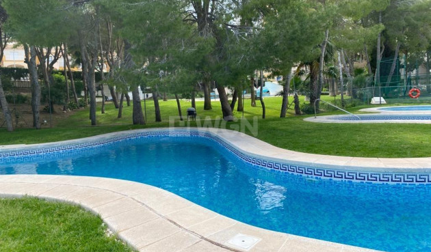 Odsprzedaż - Mieszkanie w bloku - Orihuela Costa - Campoamor