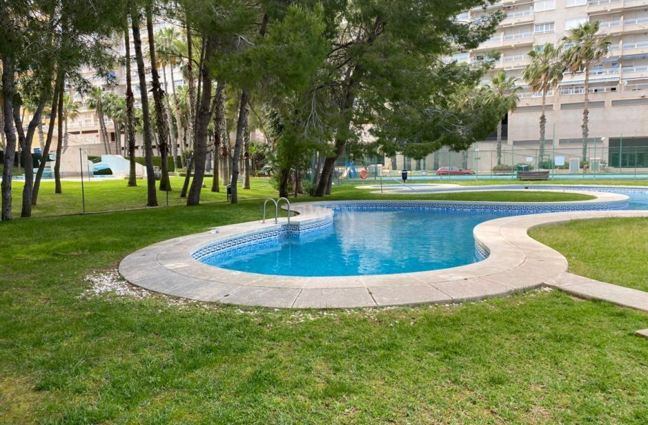 Odsprzedaż - Mieszkanie w bloku - Orihuela Costa - Campoamor