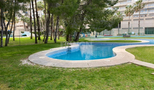 Odsprzedaż - Mieszkanie w bloku - Orihuela Costa - Campoamor
